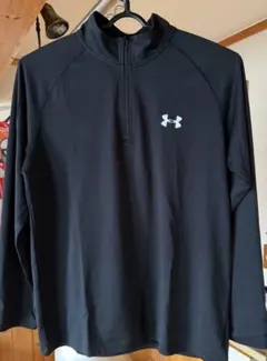 Under Armour ブラック ハーフジップ トレーニングシャツ