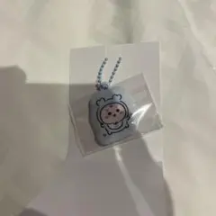 ちいかわランド　ぷっくりキーホルダー　カニちゃん