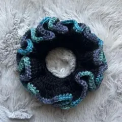 フリルデザインシュシュ エメラルドグリーン×ブラック