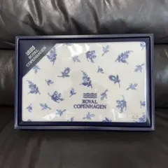 すみれ様【新品未使用】ROYAL COPENHAGEN バスタオル 花柄のサムネイル