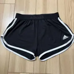 adidas ブラック ショートパンツ M