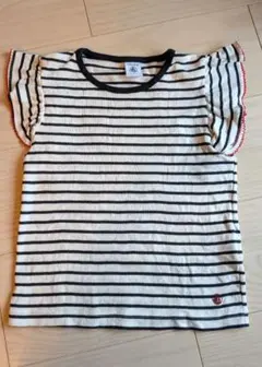 キッズ PETIT BATEAU プチバトー　肩フリルTシャツのサムネイル