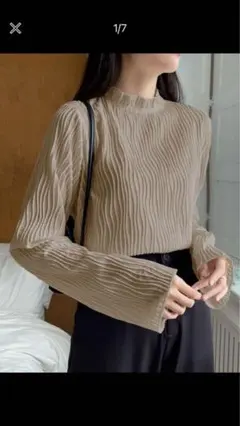 SHEIN Dazyフリルネック　キーホールバック　Tシャツ