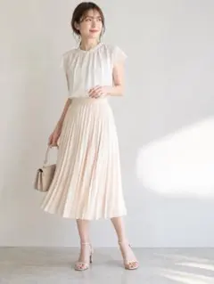 ANAYI レザーライクプリーツ スカート ミモレ丈　上のサムネイル