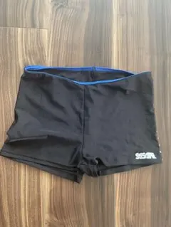 SISAL ショートパンツ 黒 青い縁取り