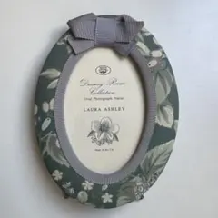 LAURA ASHLEY 花柄オーバル フォトフレーム リボン付き 布製のサムネイル