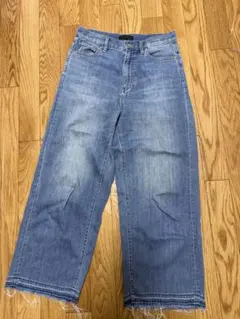 ユニクロ ジーンズ ワイドレッグデニム ライトブルー フリンジ裾