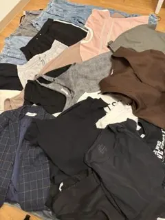 服まとめ売り　Tシャツ　ジーンズ　スカート　スウェット