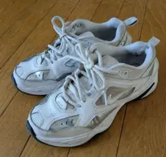 ■Nike スニーカー ホワイト シルバー23.5cm★のサムネイル