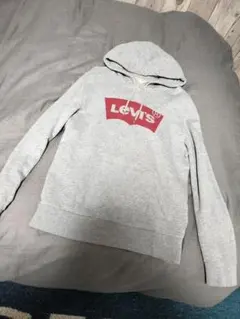 LEVI'Sグレーパーカー