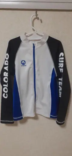 長袖ラッシュガード