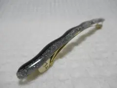 （ラメ入りクリア＋ブラック）系色細いウエーブ型のアクリル系付　G色メタルバレッタ