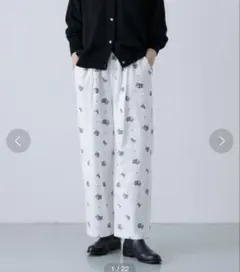 かぐれ クロスステッチクロップドパンツのサムネイル