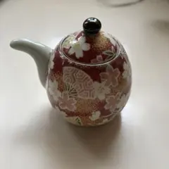 桜模様の陶器製醤油さし