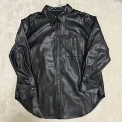 GU フェイクレザーオーバーサイズシャツ