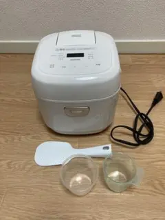 炊飯器 アイリスオーヤマ　 RC-BMA30-W 3合だきのサムネイル
