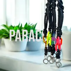 人気No.1【パラコードハンドストラップ】黒ベース◇チェーンは6色から選択可能◇