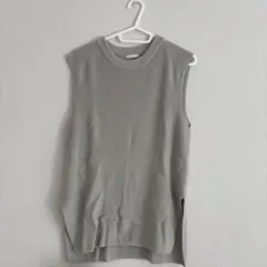 グレー ノースリーブ ニットベストSサイズ