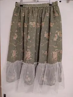 アクシーズファムの花柄のフレアースカート チュール