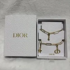 Dior 星形チャーム アクセサリー