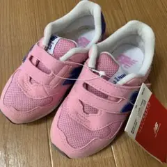 New Balance ピンク スニーカー 16
