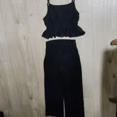 黑色荷葉邊套裝