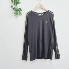 【アディダス】Tシャツ 長袖 ロンT ロゴ刺繍 サイドライン迷彩柄 古着（M）