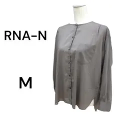 【美品】RNA-N ノーカラーブラウス　サイズM ベージュ　オーバーサイズのサムネイル