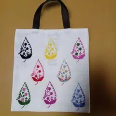 刺繍 リーフ柄 トートバッグ ホワイト
