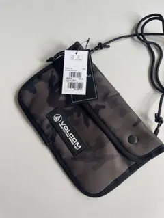 新品タグ付 定価3850円おしゃれ　可愛い　ボルコム　VOLCOM ポシェットのサムネイル