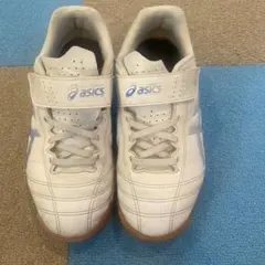 asics JUNIOR スニーカー ホワイト　室内サッカーシューズ、フットサル