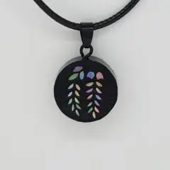 優しさが花言葉 藤の花デザイン 螺鈿ネックレス　黒　和風　普段使い　縁起物