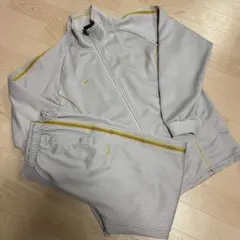 Nike ナイキ ジャージ　上下セット　セットアップ　ゴールド　スウォッシュのサムネイル