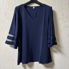 袖にシアーをつけたブラウス (新品未使用)