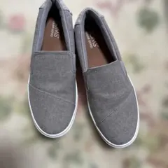 TOMS スニーカー