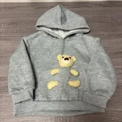 グレー パーカー　クマ