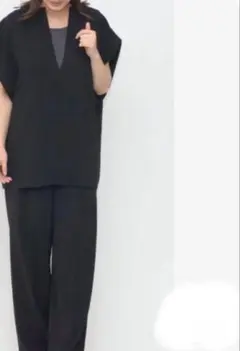 美品】UNTITLED（アンタイトル）黒いケープデザインブラウス 大きい 