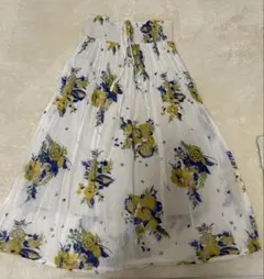 フレアスカート　花柄　ウエストシャーリングゴム