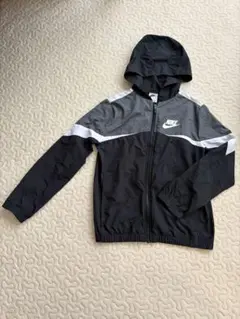 NIKE ウィンドブレーカー フード付き M(140)