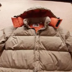 ノースフェイスダウンパーカの出品です。