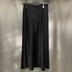 UNIQLO サテンスカート　ブラック　丈短　Mサイズ