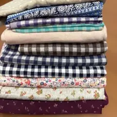 ニット生地の束 多色 花柄 チェック柄