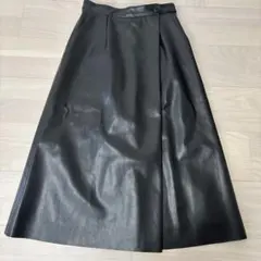 M premier BLACK フェイクレザー　フレアスカートのサムネイル