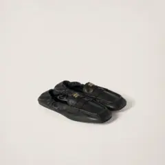 Miu Miu ルーシュナッパレザーローファーのサムネイル