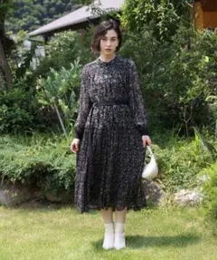 新品タグ付き①◯ワンピース フラワープリーツワンピース定価14950