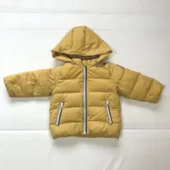マスタード色フード付きダウンジャケット