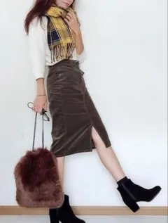 GU Mサイズ コーデュロイタイトスカートBB