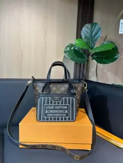 Item thumbnail for item f64039a5-de53-47c7-91e5-289f017c0e88