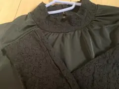 ブラック　襟&袖レース長袖シャツ