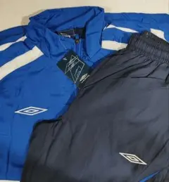 Umbro ウィンドブレーカー 上下セット 青　黒　新品未使用　Mサイズ